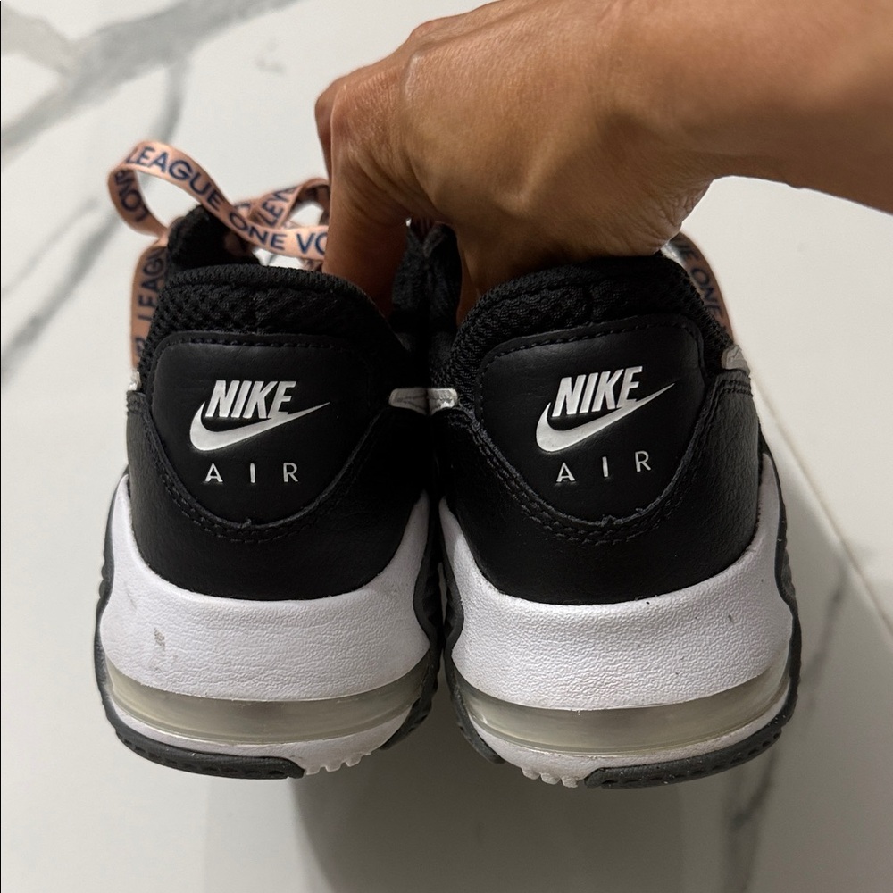 Nike women Black and White Air Sneakers size 8